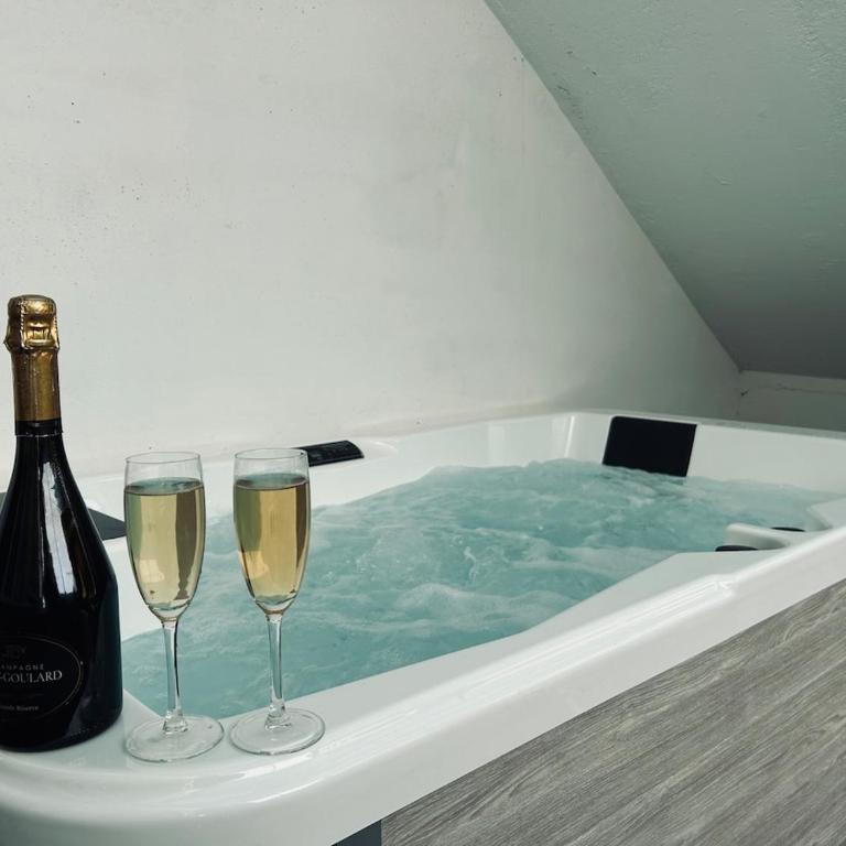 1 lenoir cocon romantique avec jacuzzi au centre - Appartement 1 Chambre - 3