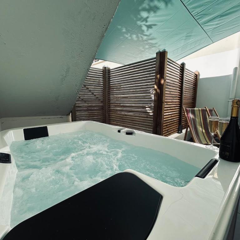 1 lenoir cocon romantique avec jacuzzi au centre - Appartement 1 Chambre - 5