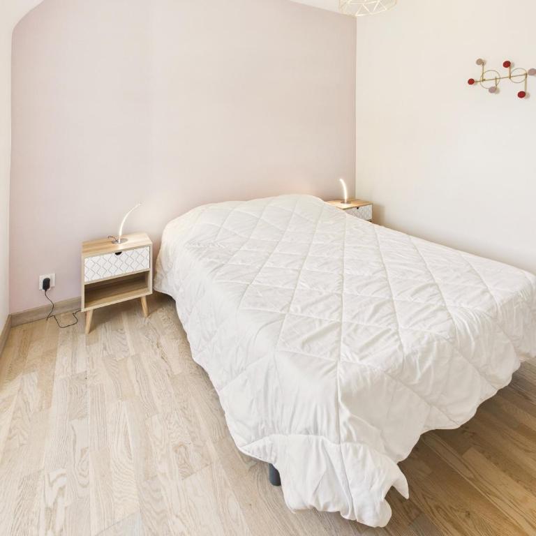 Maison moderne pour 12, grand jardin, terrasse - Maison de Vacances - 30