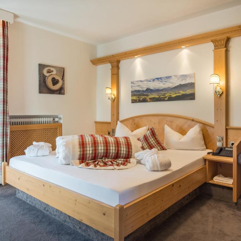 Landhotel Gockelwirt - Doppelzimmer mit Bergblick - 2