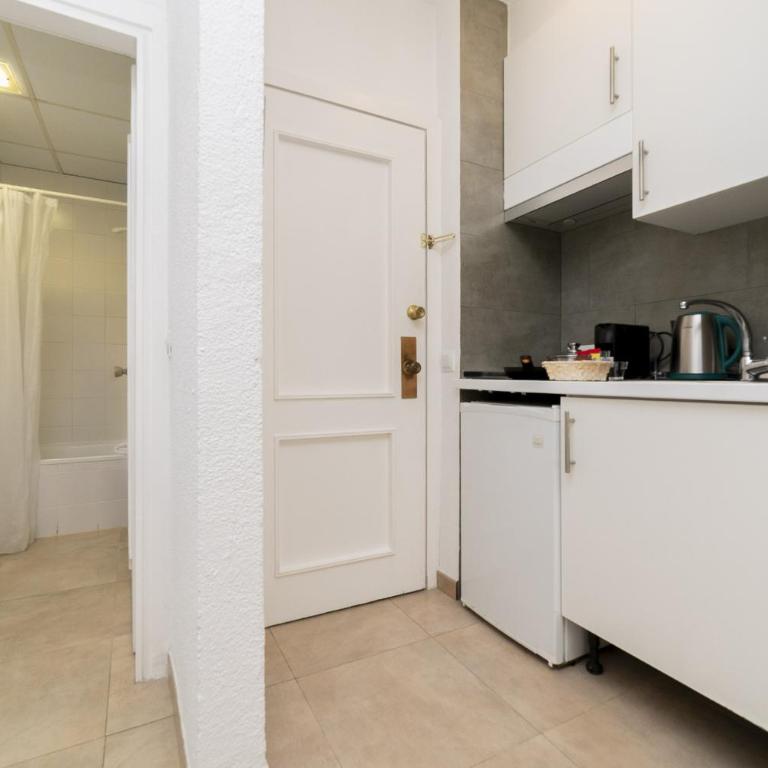 Classy IX - Ferga Suites - Deluxe Studio - 10