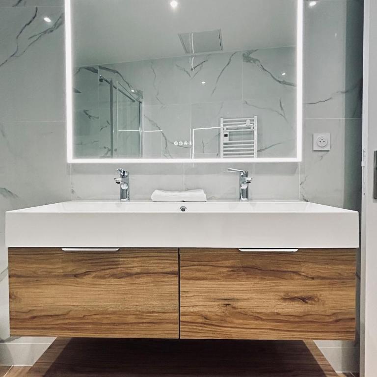 2 Lenoir T2 spacieux avec jacuzzi au centre-ville - Apartment mit 1 Schlafzimmer - 18