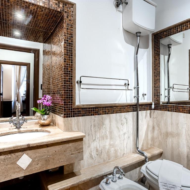 Trevi Fountain Luxury Guest House - Appartamento con Balcone - 16