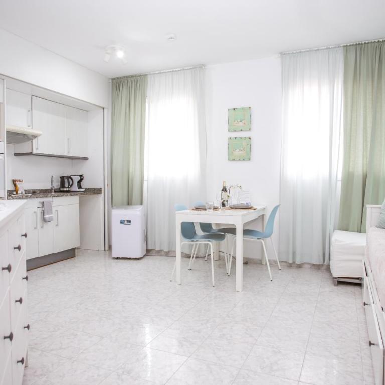 AL01 Estudio 250 m de playa de Fenals, Costa Brava - Apartamento de 1 dormitorio - 5