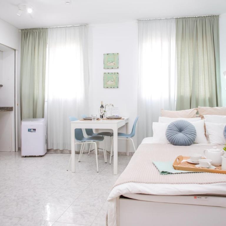 AL01 Estudio 250 m de playa de Fenals, Costa Brava - Apartamento de 1 dormitorio - 2