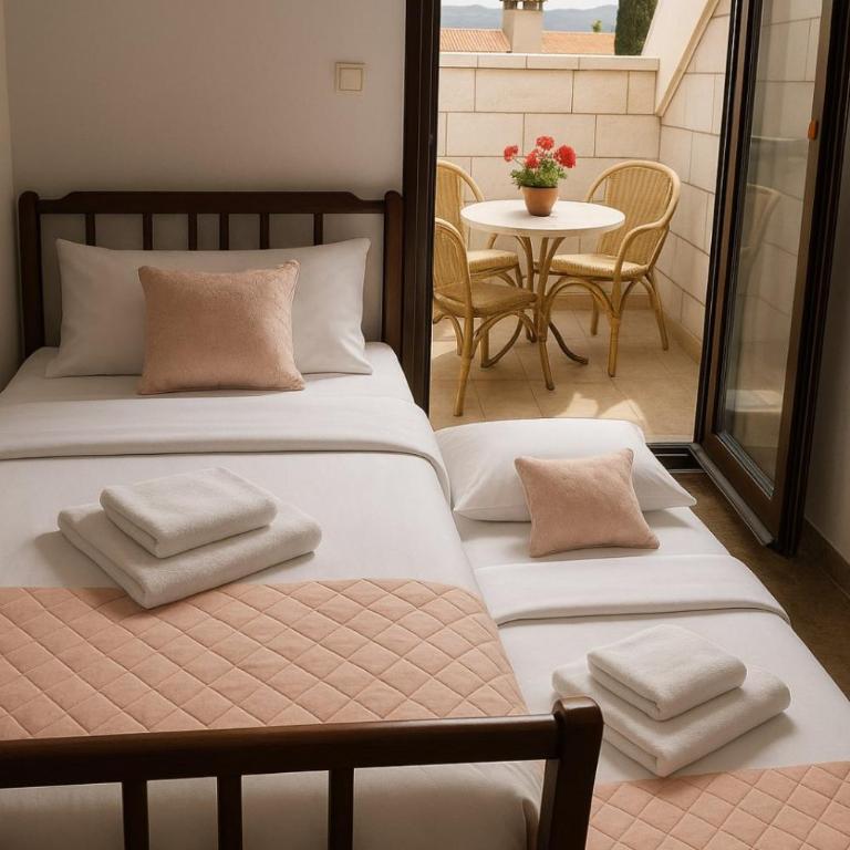 Apartments Villa Mirjana - Deluxe Apartment 2 Rooms, Balcony and Sea View - 4