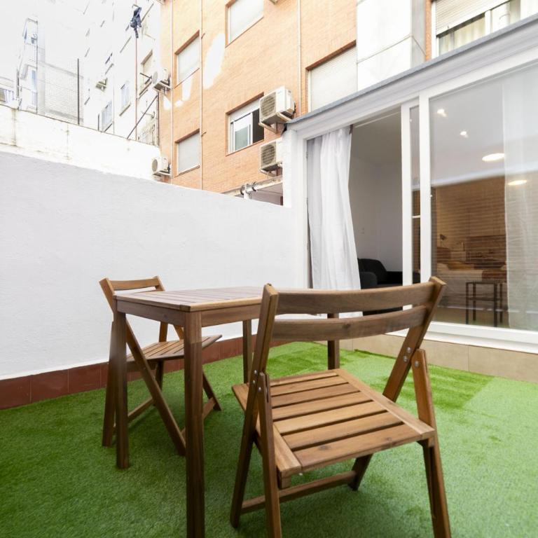 Regency VII - Ferga Suites - Deluxe King Studio - 7