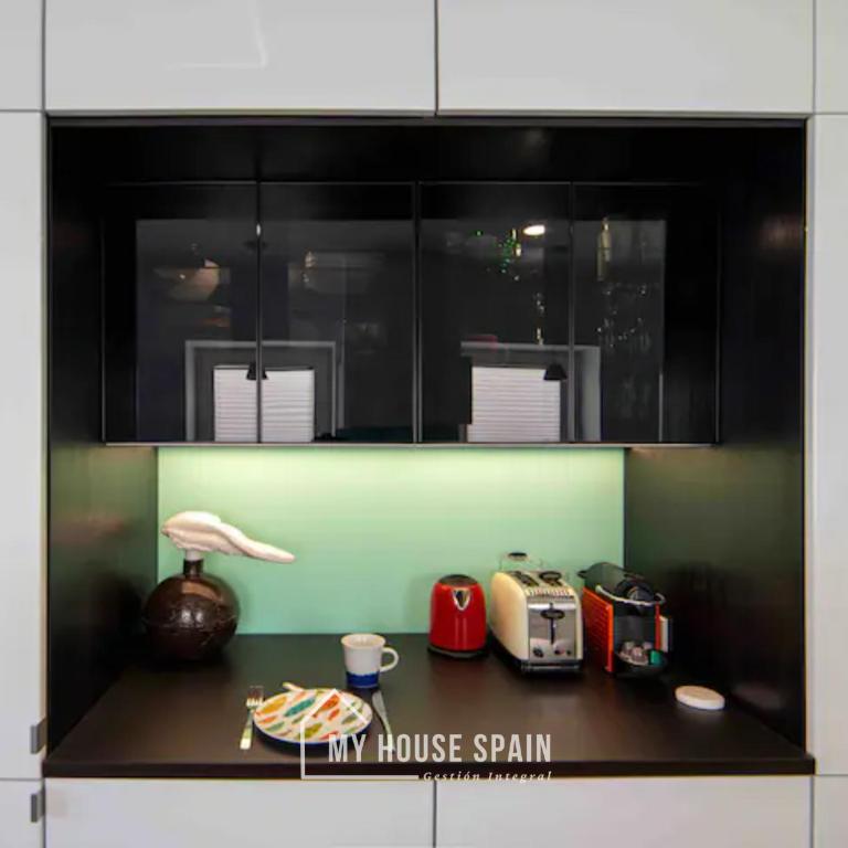 MyHouseSpain - Modern penthouse close to Gran Via - Big Terrace - Apartment with Shower - 7