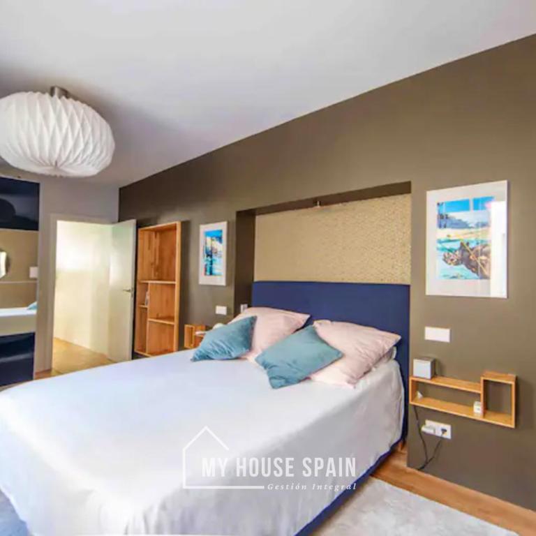 MyHouseSpain - Modern penthouse close to Gran Via - Big Terrace - Apartment with Shower - 9