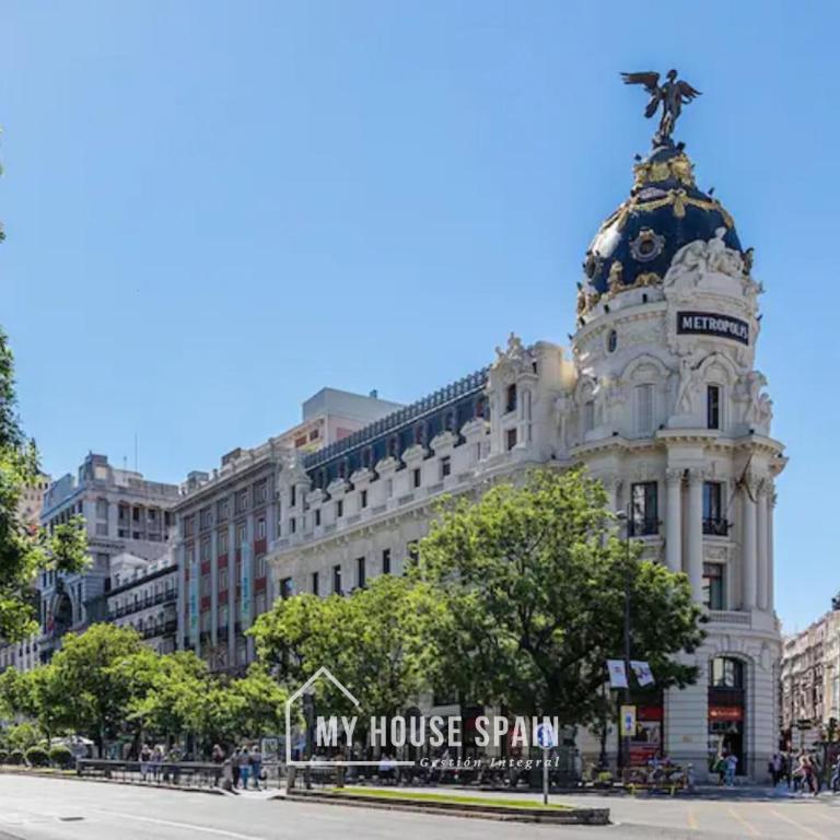 MyHouseSpain - Modern penthouse close to Gran Via - Big Terrace - Apartment with Shower - 19