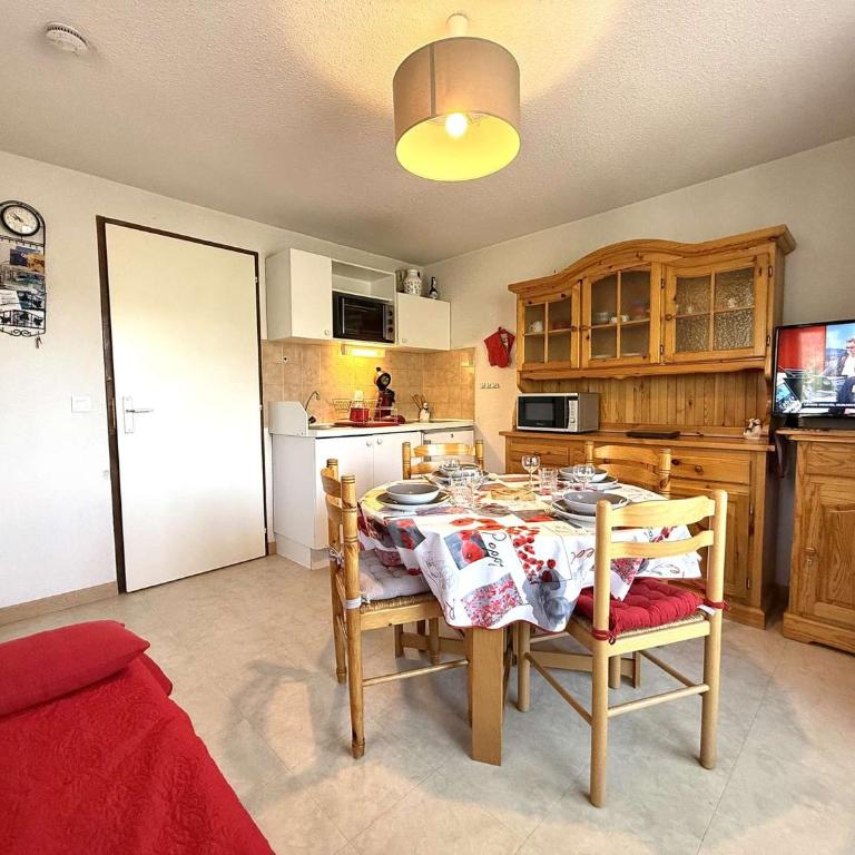 Charmant 2P Cabine à Praz-sur-Arly - Ski, Balcon, Parking, 4 Pers - Appartement 1 Chambre - 2