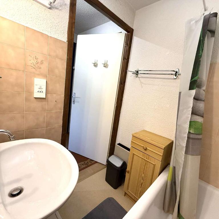 Charmant 2P Cabine à Praz-sur-Arly - Ski, Balcon, Parking, 4 Pers - Appartement 1 Chambre - 12