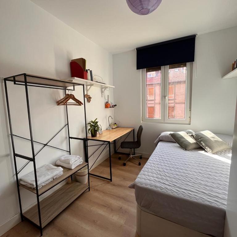 Habitación cerca del centro, baño y cocina compartida - Double Room - 1