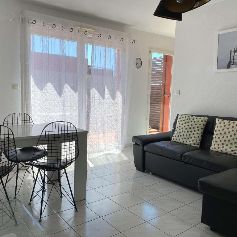Bel Appartement T2 avec Terrasse et Garage à Balaruc-les-Bains - FR-1-553-269 - Apartment - 5