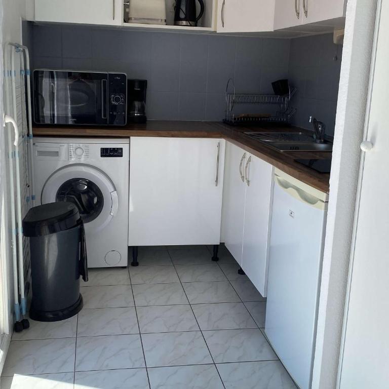 Bel Appartement T2 avec Terrasse et Garage à Balaruc-les-Bains - FR-1-553-269 - Apartment - 6