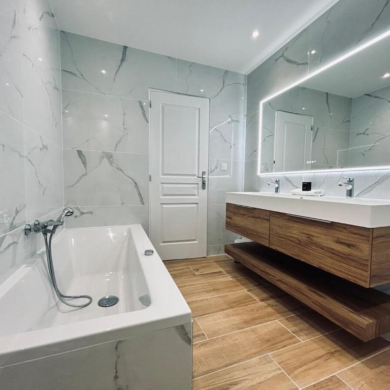 3 Lenoir Grand T3 luxueux au centre-ville 4 pers - Appartamento con 2 Camere da Letto - 32