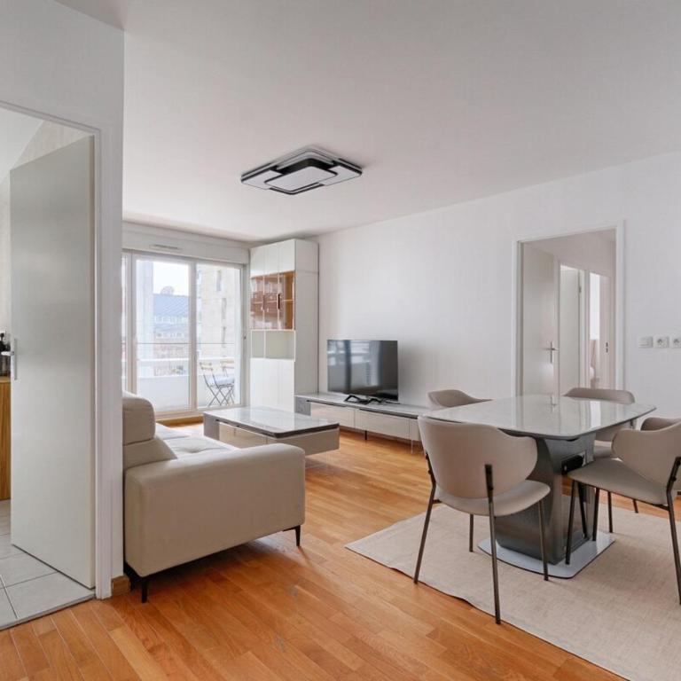 Saint Denis Leon Nozal Magnifique Apartment 5P - Three-Bedroom Apartment - 11