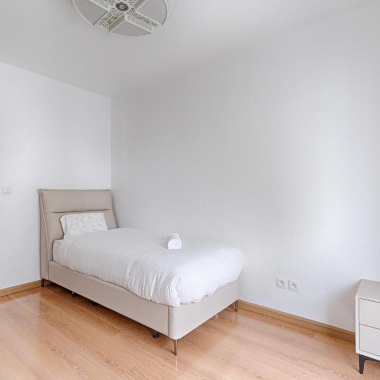 Saint Denis Leon Nozal Magnifique Apartment 5P - Three-Bedroom Apartment - 12
