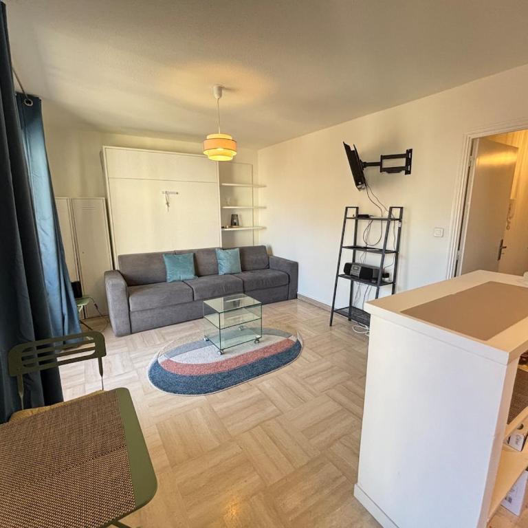 Cozy Studio Apt with balcony close to Garibaldi - Studio avec Balcon - 6