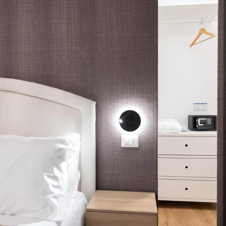 AI 2 G - Luxury Rooms - Camera Matrimoniale con Bagno Privato - 3