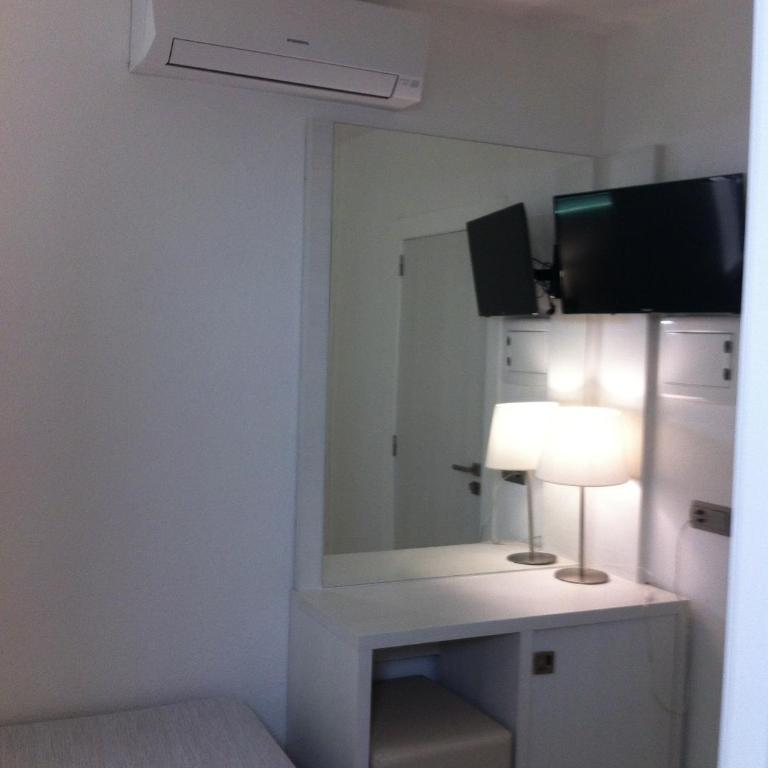 Hostal Pitiusa - Habitación Individual con baño privado - 6