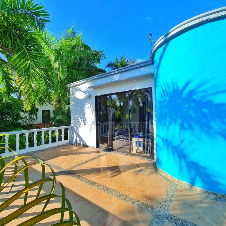 Lujosa cabana con piscina playa y servicio - Casa - 45