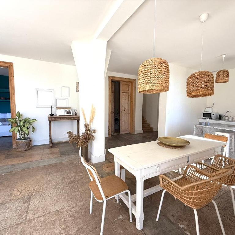 Domaine la Clausade - Maison 5 Chambres avec Piscine Privée - 34