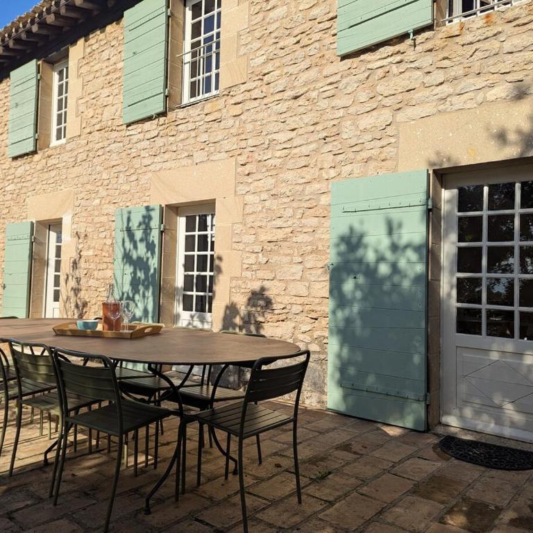 Mas traditionnel à Gordes en pleine nature - Five-Bedroom House - 4
