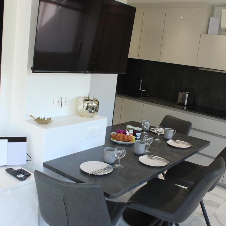 Villa Stella-Jacuzzi, Piscine, Calme-Parking - Appartement - 17