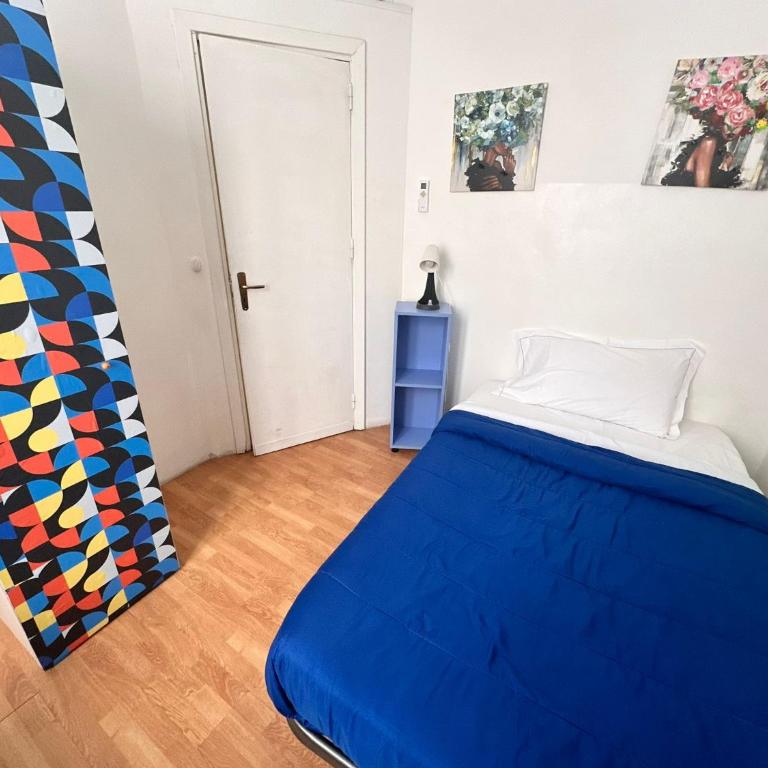 Via Zara Arararooms - Posto Letto in Dormitorio Femminile - 4