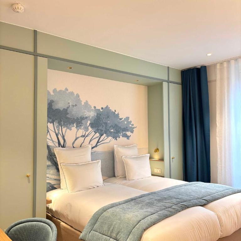 Hôtel Le Cardinal - Chambre Triple Supérieure - 2