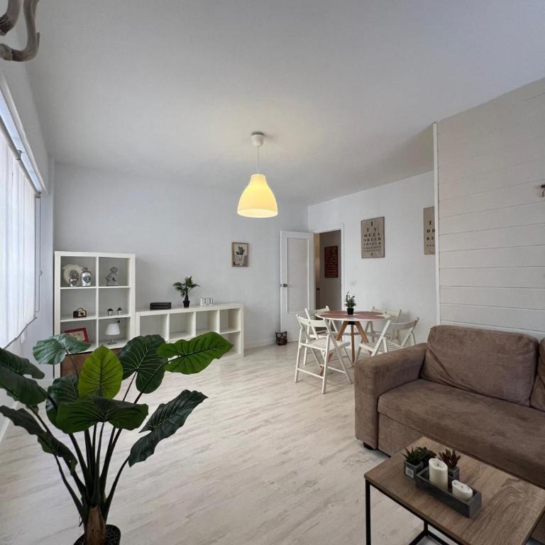 Casabella Apartment Torrevieja - Apartamento de 2 dormitorios con vistas a la ciudad - 2