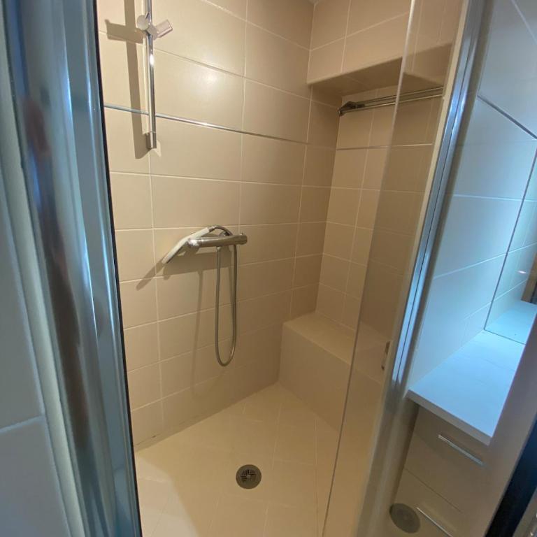 T4-72 m2 Vue Panoramique - 200 m de la plage - Etage 5 avec Ascenseur -6 pers max - Apartment mit 3 Schlafzimmern - 9