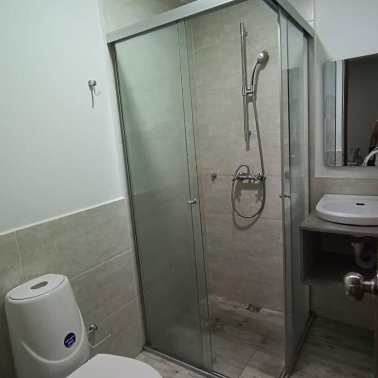 Amazing house with turkish steam room near Exito Laureles - Habitación Doble con baño privado - 2
