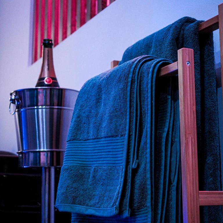 Loveroom & Jacuzzi TIJUGO - Clermont Ferrand - Appartement 1 Chambre - 24