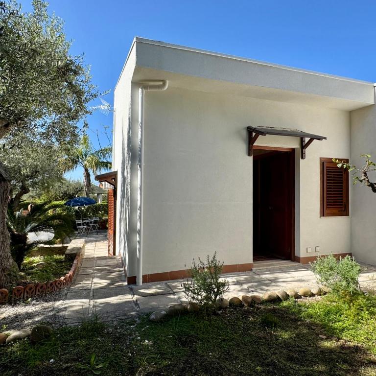 Mazzaforno Graziosa Villetta Relax - One-Bedroom House - 36