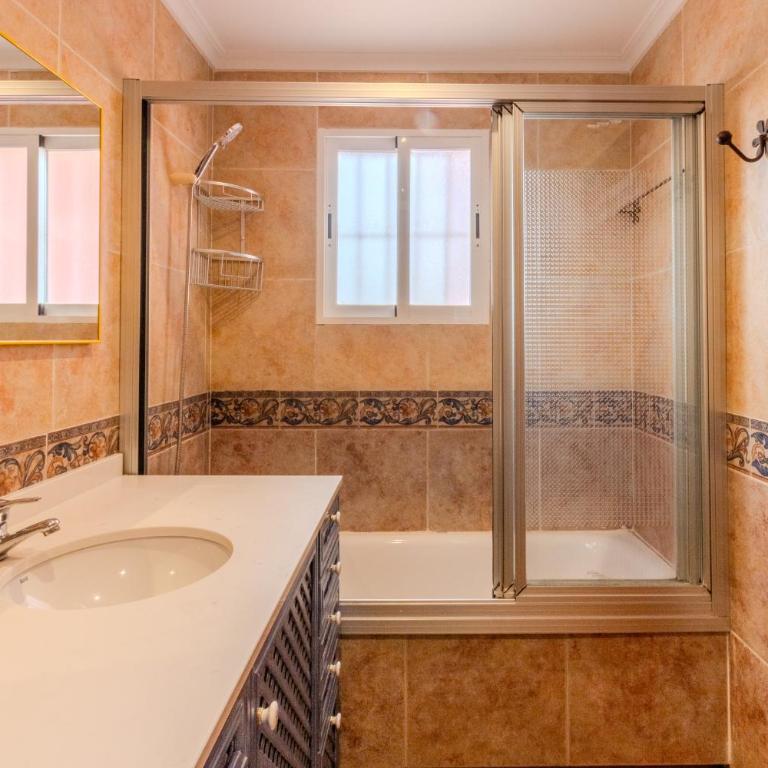 Gran Hogar Alacant - Piscina y garaje - Three-Bedroom Apartment - 40