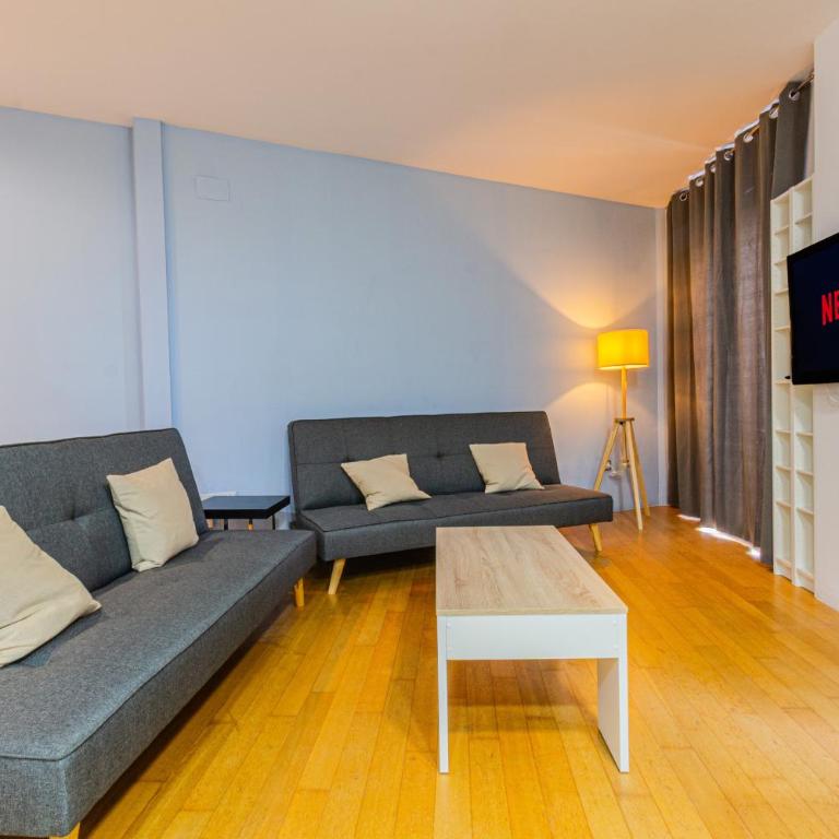 Apartamento en el centro histórico de Alicante - Two-Bedroom Apartment - 28