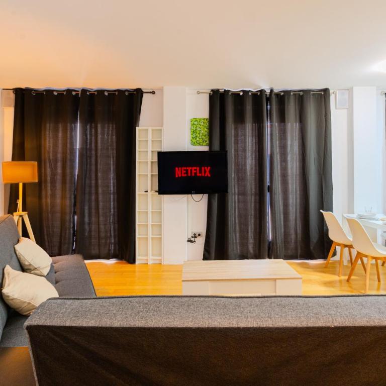 Apartamento en el centro histórico de Alicante - Two-Bedroom Apartment - 32