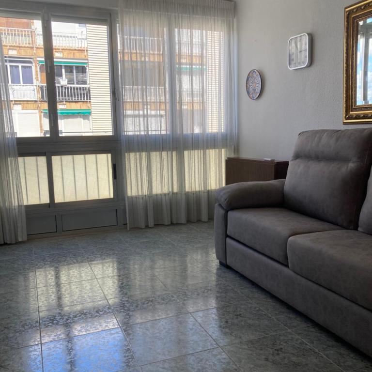 Apartamento La Pineda a 100 metros de la playa!! - One-Bedroom Apartment with View - 4