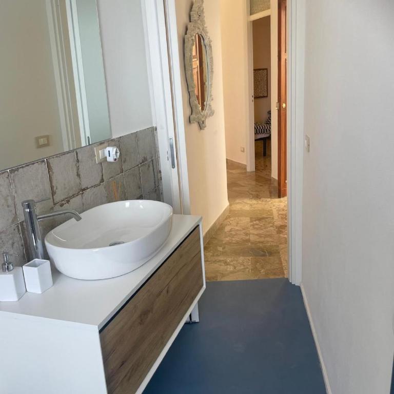 Acqua & Sale - Appartamento con 2 Camere da Letto, Terrazza e Vista Mare - 11