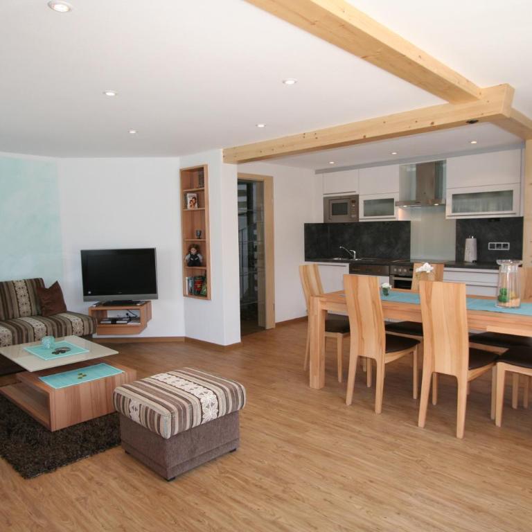 Alpenflair Ferienwohnungen "Haus Doris" - Haus mit 2 Schlafzimmern - 16
