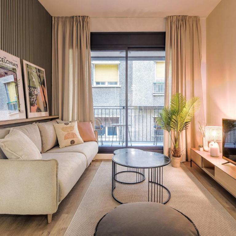 CATERINA Gràcia - Three-Bedroom Deluxe Apartment - 1