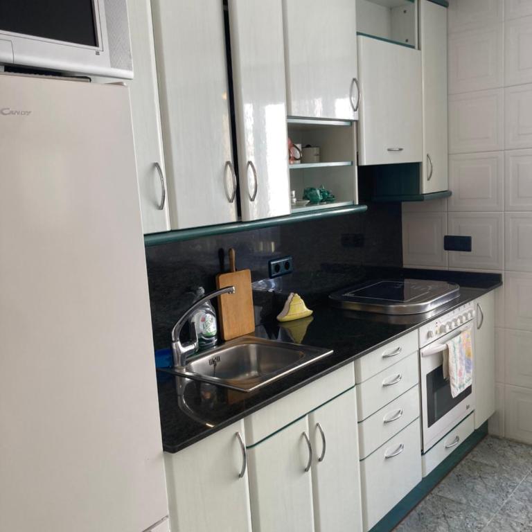 Apartamento La Pineda a 100 metros de la playa!! - One-Bedroom Apartment with View - 17