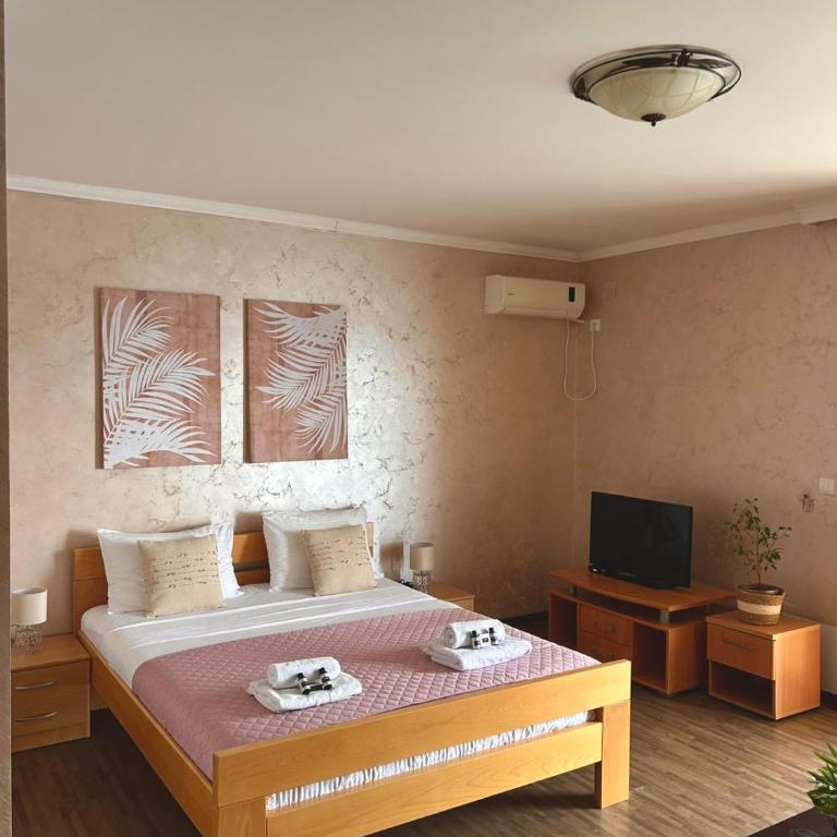 Hotel Victoria - Dvokrevetna Soba sa Bračnim Krevetom sa Balkonom i Pogledom na More - 8