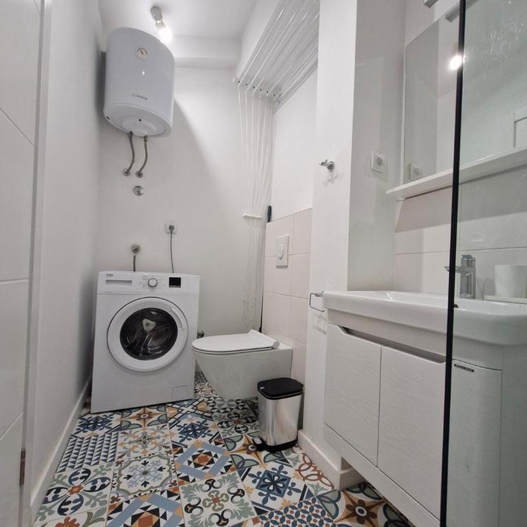 Mini Condo 26 DL 1 bed penthouse 2 min to sea - One-Bedroom Apartment - 26