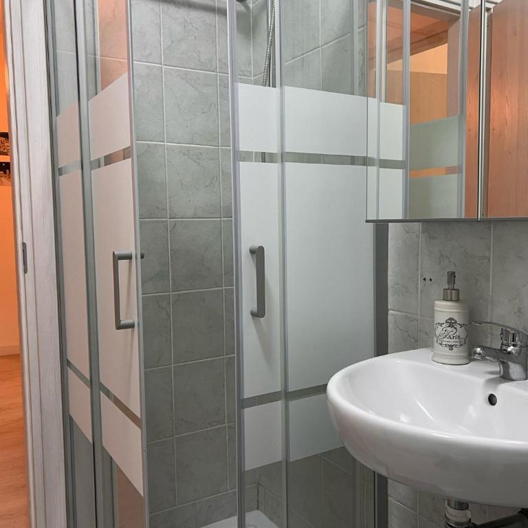 Elegant apartment Lake View - Balcony & Parking by Kibilù Affitti Brevi - Appartamento con 2 Camere da Letto e Vista Lago - 23