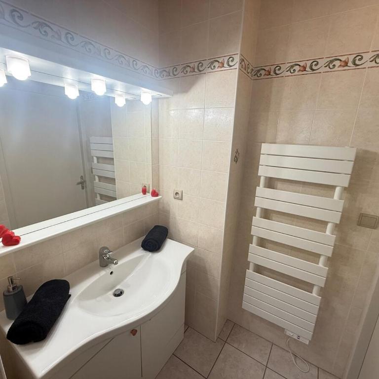 Chalet 6 Pers-Prox Cols-Vue Vallée-Jardin-BBQ - Chalet 3 Chambres - 42