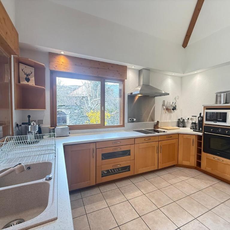 Chalet 6 Pers-Prox Cols-Vue Vallée-Jardin-BBQ - Chalet 3 Chambres - 48