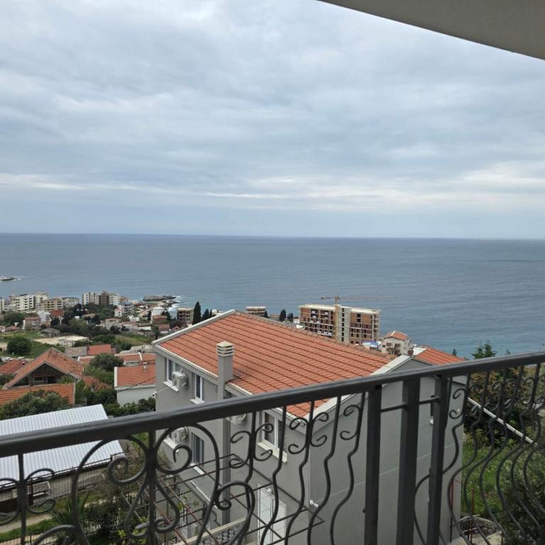Apartment Light House - One-Bedroom Apartment with Sea View - 11